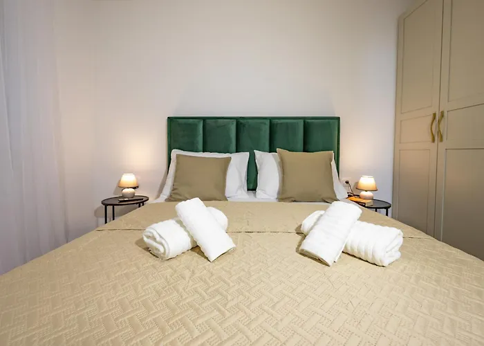 Kotisina J Parking Included