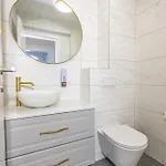 Kotisina J Parking Included Apartment Makarska