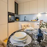 Kotisina J Parking Included Apartment Makarska