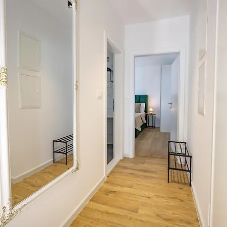 Kotisina J Makarská