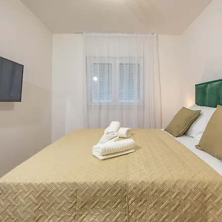 Apartment Kotisina J Parking Included Makarska