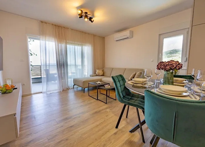 Kotisina J Parking Included Makarska