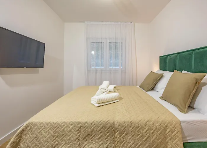 Apartment Kotisina J Parking Included Makarska