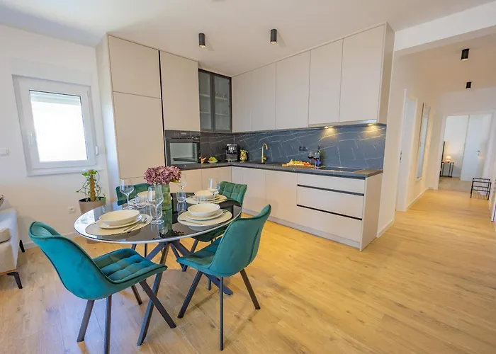 Apartment Kotisina J Parking Included Makarska