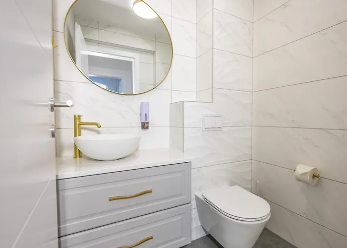 Kotisina J Parking Included Apartment Makarska