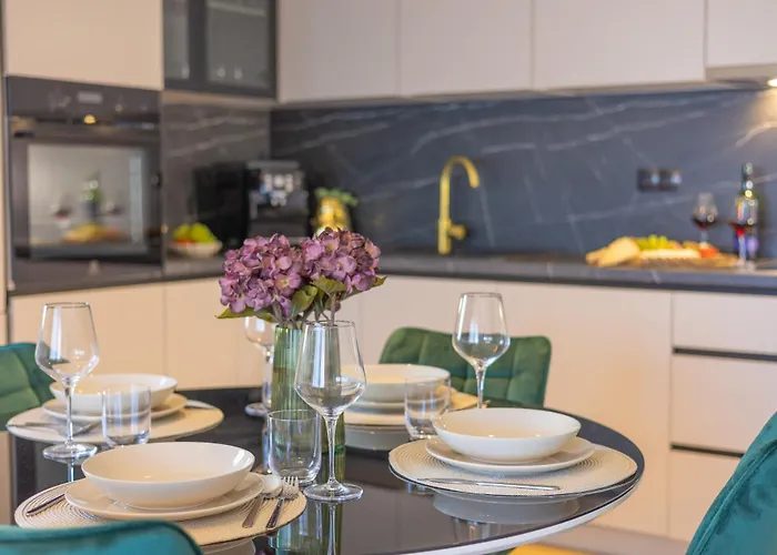 Apartment Kotisina J Parking Included