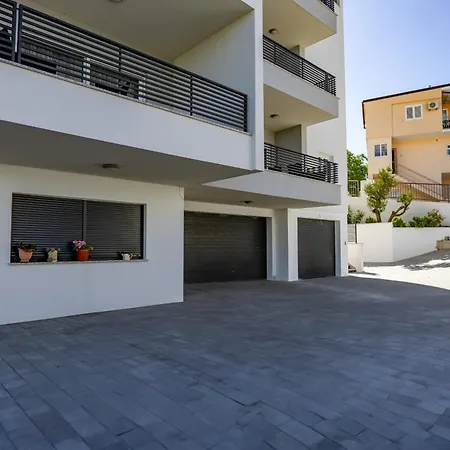 Kotisina J Parking Included Διαμέρισμα Μακάρσκα