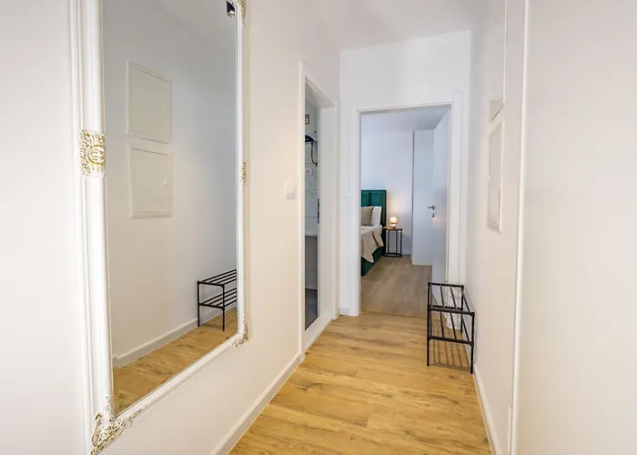 Kotisina J Parking Included Μακάρσκα