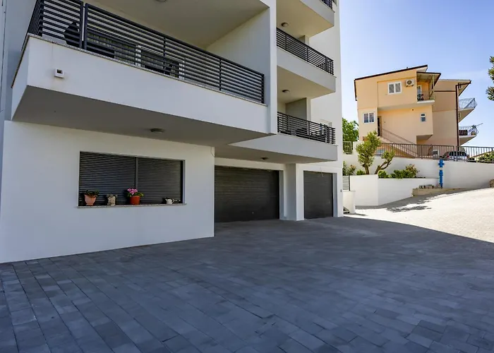 Kotisina J Parking Included Διαμέρισμα Μακάρσκα